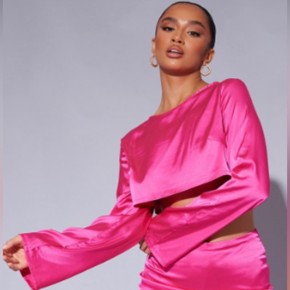 Pretty Little Thing pink cropped long sleeve top